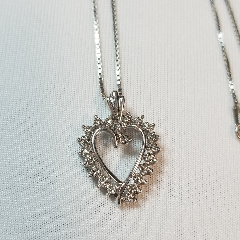 10K white gold necklace